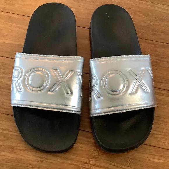 Roxy Slides - Picture 2 of 4